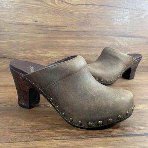 Dansko Rae Taupe Leather Studded Clogs Women’s Size 8 (38)